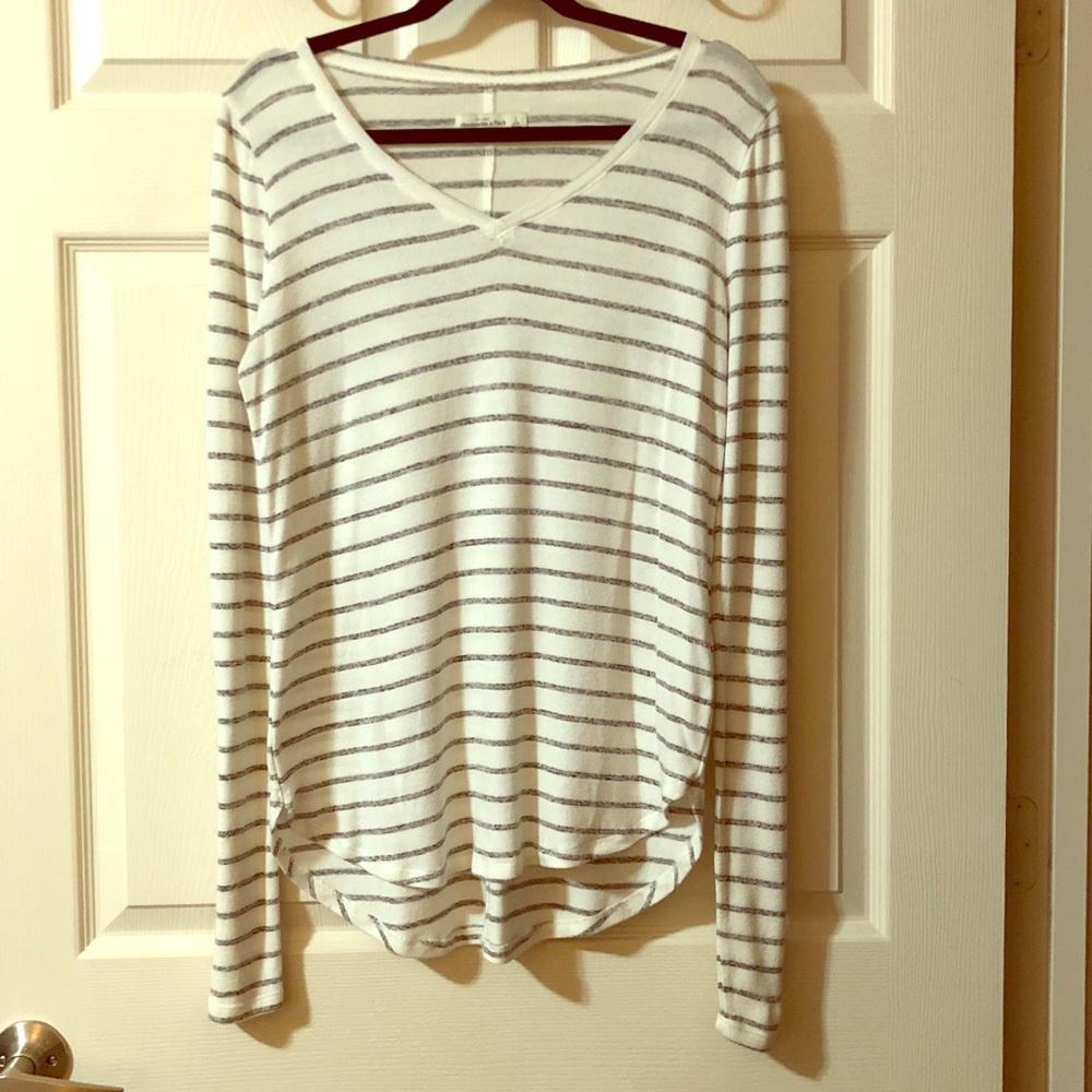 Striped Long Sleeved A&F Top SIZE: LARGE
